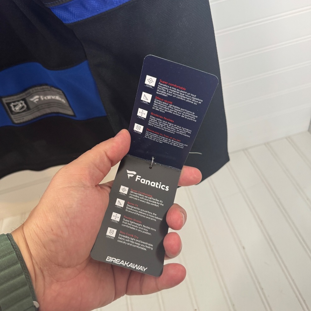 NEW Toronto Maple Leafs Tucker Jersey 16 Jersey Size 52 - Picture 7 of 13